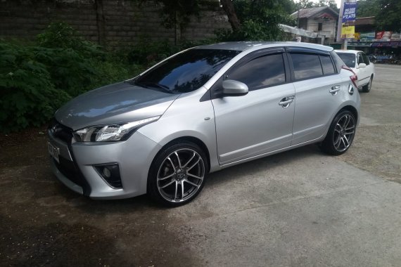 Silver 2016 Toyota Yaris Hatchback Automatic for sale 