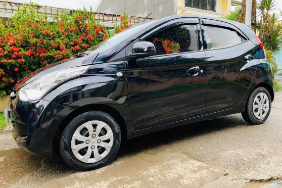 Black 2018 Hyundai Eon Hatchback at 9000 km for sale 