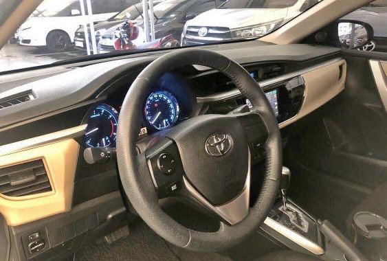 2nd Hand 2015 Toyota Corolla Altis at 45000 km for sale