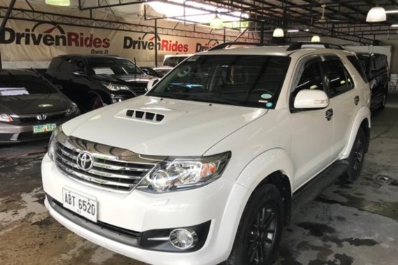 Pearl White 2015 Toyota Fortuner Diesel Automatic for sale in Quezon City