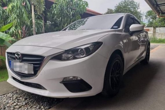 Selling White Mazda 3 2016 Sedan in Angeles 