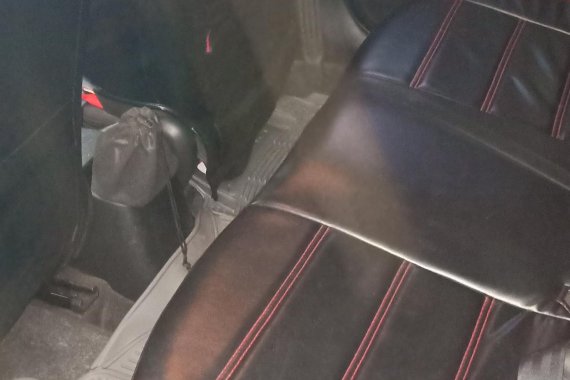 Selling Red Hyundai Accent 2013 Sedan at 80000 km 