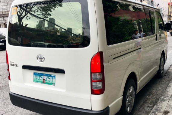 Selling 2nd Hand Toyota Hiace 2012 Manual at 50000 km 