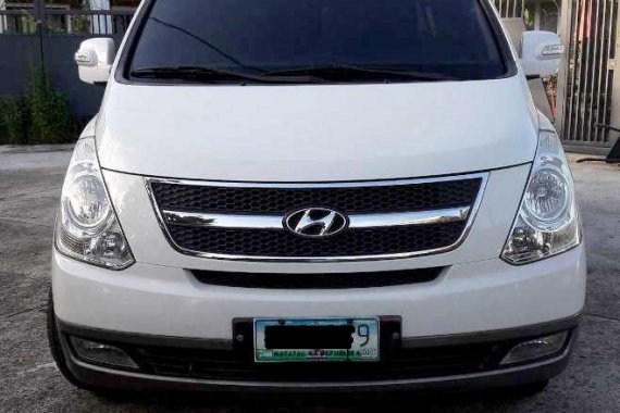 White 2010 Hyundai Grand Starex Automatic Diesel for sale 