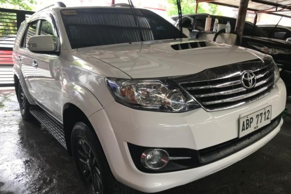 White Toyota Fortuner 2013 for sale in Quezon City