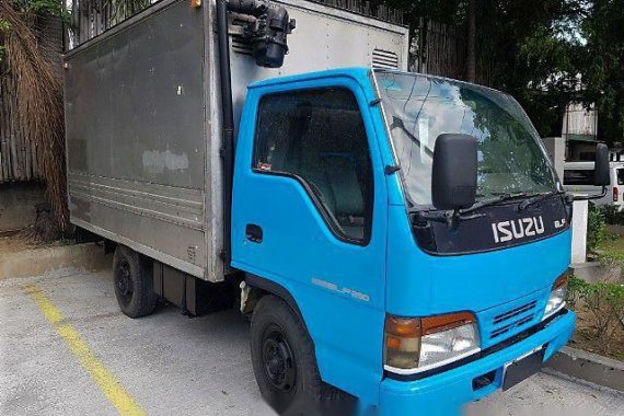 Selling Isuzu Elf 2002 at 100000 km in Quezon City 