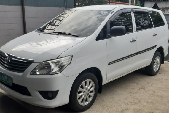 Sell White 2012 Toyota Innova Manual Diesel in Quezon City 