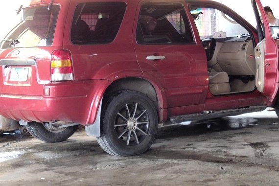Red Ford Escape 2005 at 124000 km for sale in Cavite 