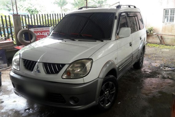 Selling White Mitsubishi Adventure 2005 at 82000 km in Davao City 