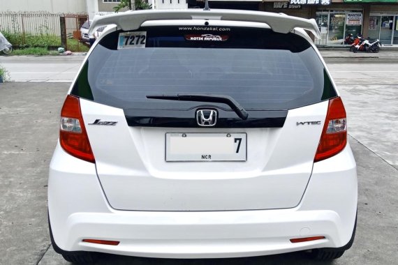 White Honda Jazz 2013 for sale in Bulacan 