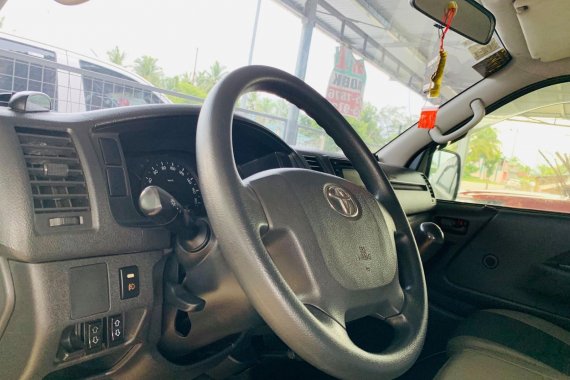 White 2016 Toyota Hiace Manual Diesel for sale 