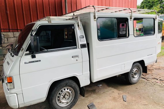 Sell White 2005 Mitsubishi L300 Manual Diesel in Isabela 