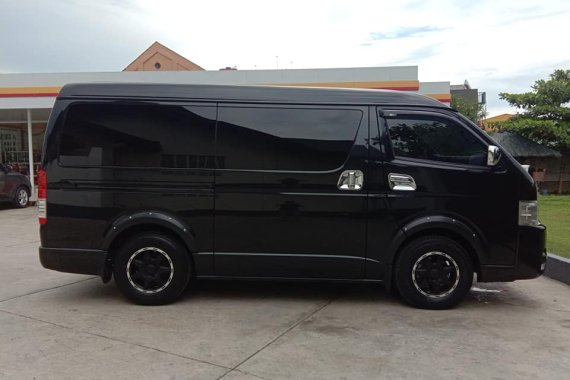 Sell Black 2017 Toyota Hiace at 31000 km in Aliaga 