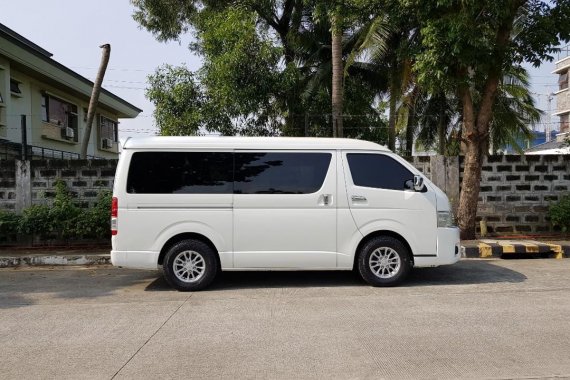 Pearlwhite Toyota Grandia 2012 for sale in Makati 