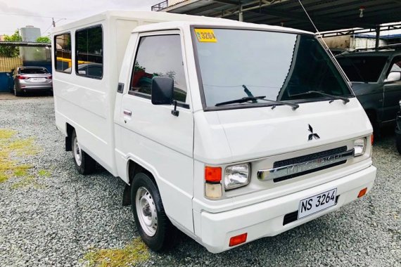 Sell White 2017 Mitsubishi L300 Van at 21000 km 