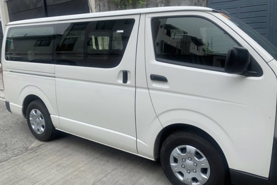 White 2018 Toyota Hiace Manual Diesel for sale in Quezon City 