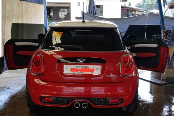 Selling Red Mini Cooper S 2017 Automatic at 10000 km 