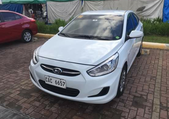 Selling 2nd Hand Hyundai Accent 2017 at 33000 km 