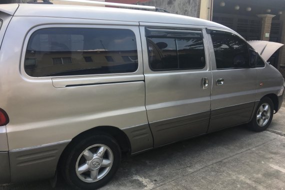 Selling 2nd Hand Hyundai Grand Starex Van in Caloocan 