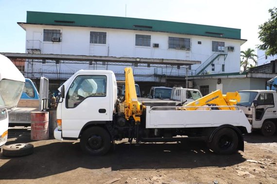 White 2018 Isuzu Elf Truck for sale in Caloocan 