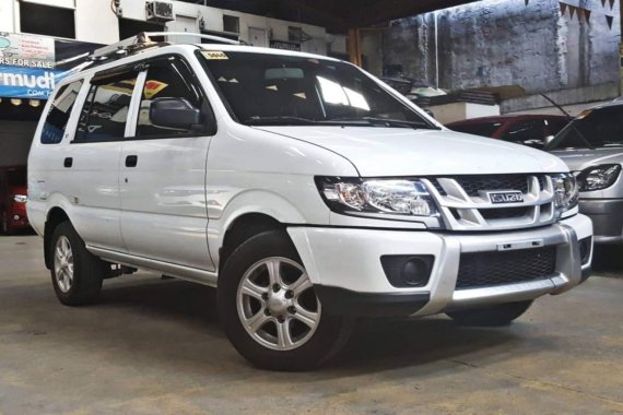 White 2017 Isuzu Crosswind Diesel Manual at 21000 km for sale 