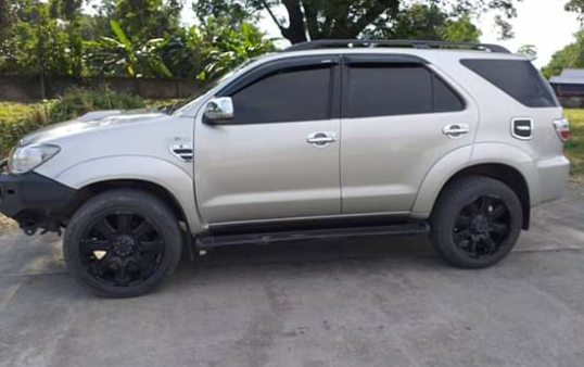 Selling Used Toyota Fortuner 2009 at 60846 km in Manila 