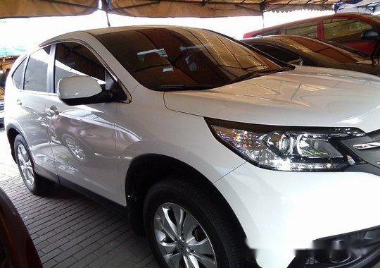 Selling White Honda Cr-V 2013 at 43080 km 