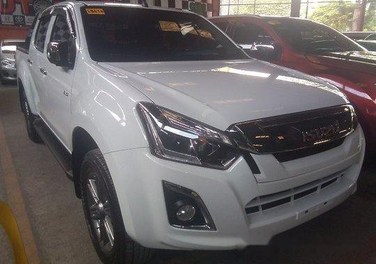 White Isuzu D-Max 2017 Automatic for sale 