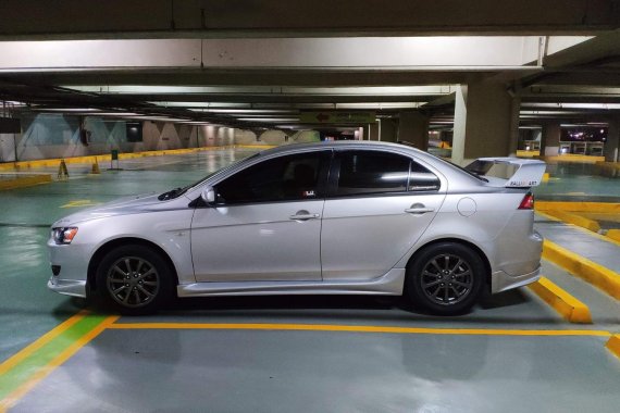 Selling Used Mitsubishi Lancer Ex 2010 at 43000 km 