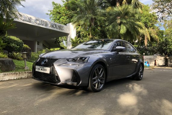 Sell Grey 2018 Lexus Is 350 at 6000 km in Manila 