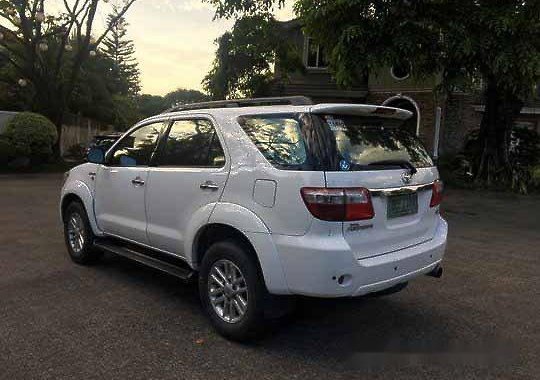 White Toyota Fortuner 2010 Automatic Diesel for sale
