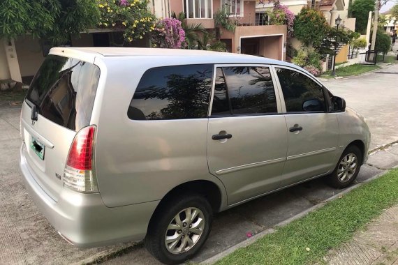 Selling Silver Toyota Innova 2009 in Muntinlupa 