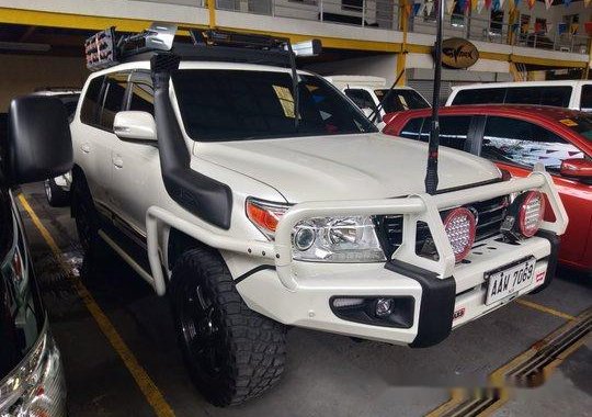 Sell White 2015 Toyota Land Cruiser in Quezon City