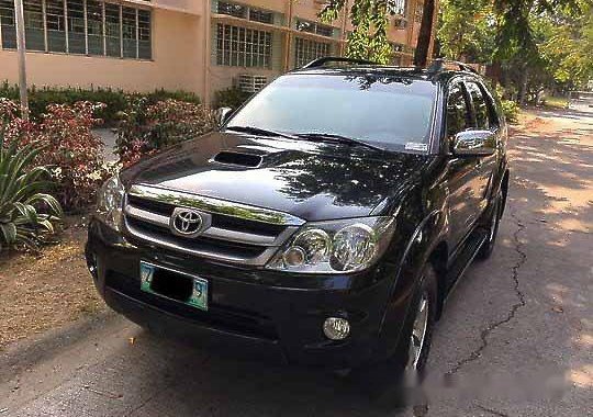 Black Toyota Fortuner 2008 at 100000 km for sale