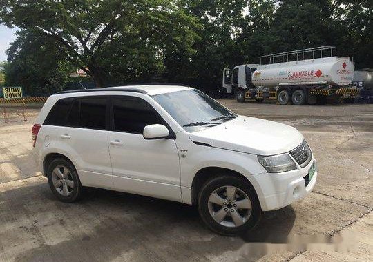 White Suzuki Grand Vitara 2008 at 70184 km for sale 