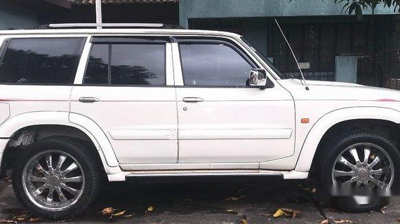 Sell White 2003 Nissan Patrol at 152000 km 