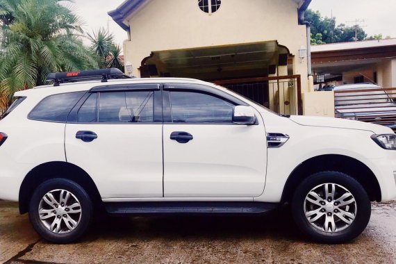 White Ford Everest 2016 Automatic Diesel for sale 