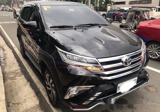 Selling Black Toyota Rush 2018 at 2500 km 