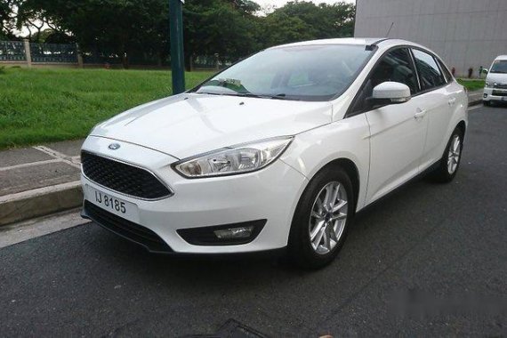 Sell White 2016 Ford Focus at 28000 km 