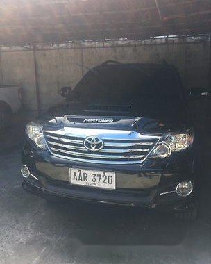 Selling Black Toyota Fortuner 2015 Automatic Diesel at 46000 km 