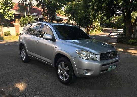 Silver Toyota Rav4 2006 at 70000 km for sale