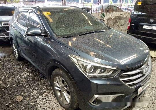Blue Hyundai Santa Fe 2016 at 71000 km for sale