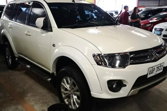 Selling White Mitsubishi Montero 2014 in Manila 