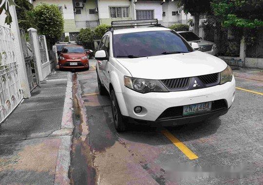 Sell White 2008 Mitsubishi Outlander in Manila 