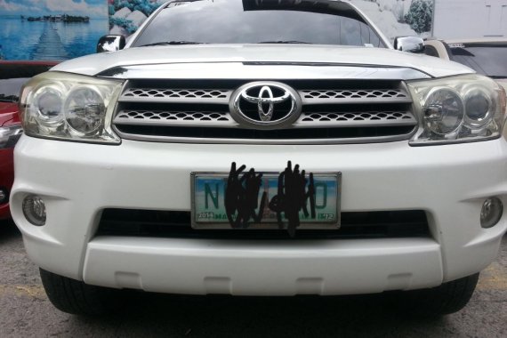 White Toyota Fortuner 2010 Automatic Gasoline for sale 