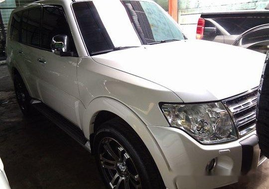 Selling White Mitsubishi Pajero 2010 Automatic Diesel