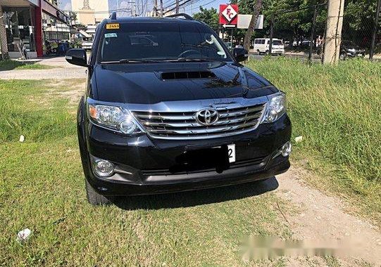 Black Toyota Fortuner 2015 at 37000 km for sale 