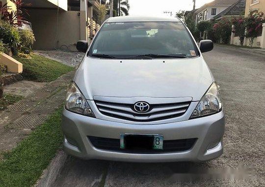 Selling Silver Toyota Innova 2009 Automatic Gasoline