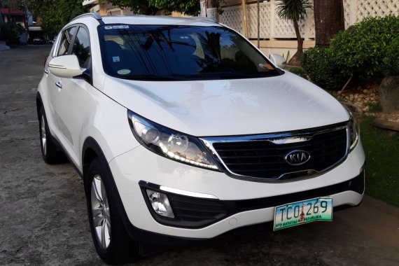 Selling White Kia Sportage 2011 Automatic Gasoline 