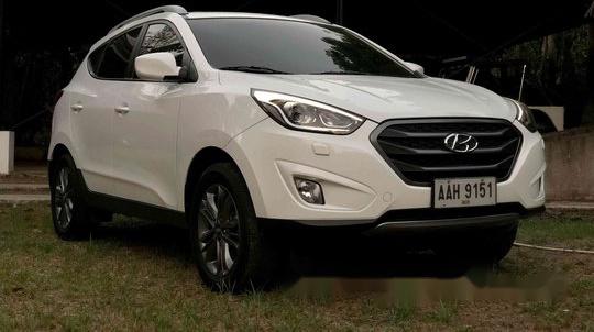 Sell White 2015 Hyundai Tucson Manual